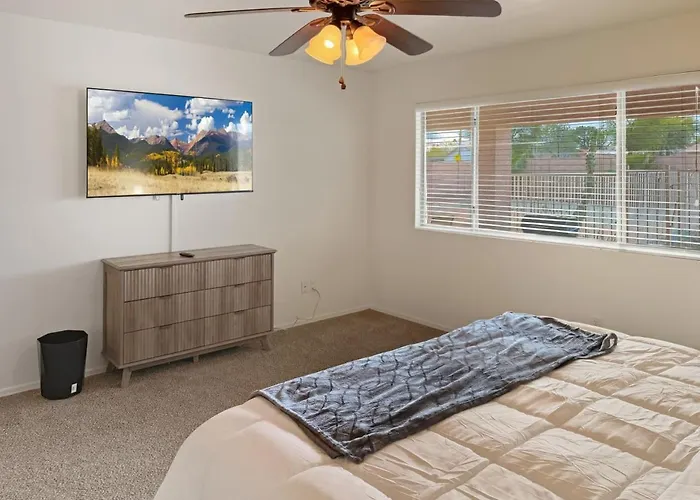 Pet-friendly 4br Private Pool *